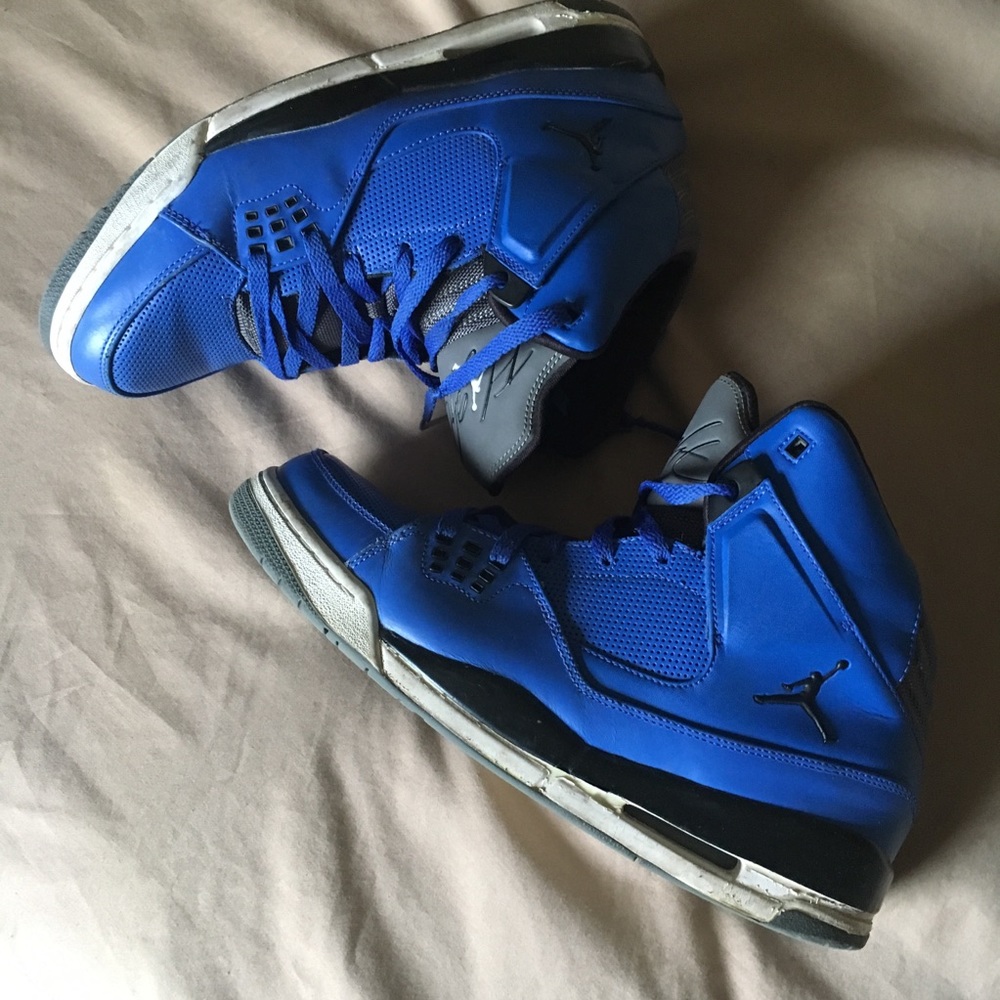 J O R D A N S  |   Blue